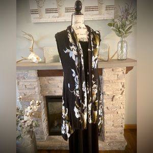 Floral Black and White Women's Top